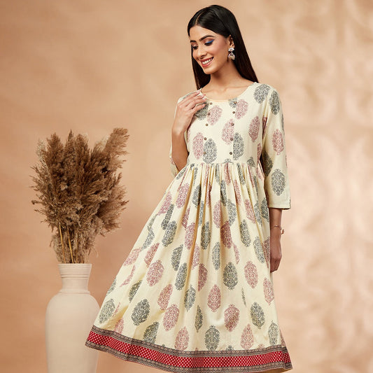 Off-White Floral Print Three-Fourth Sleeves Gathered Kurta